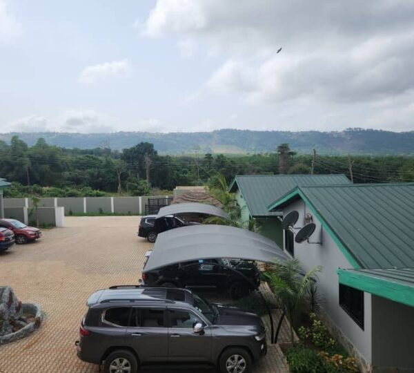 Tetra Junge Lodge is just a 2-minute drive from Safari Valley Resort.